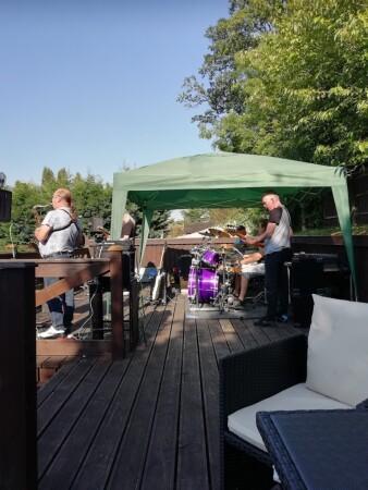 Best Sports Bars in St Albans - The Black Boy