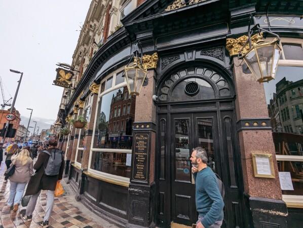 Best Sports Bars in LONDON - Falcon