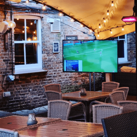Best Sports Bars in Leatherhead - Penny Black