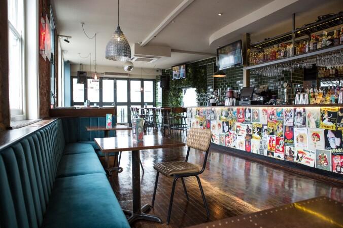 Best Sports Bars in swindon - Longs Bar