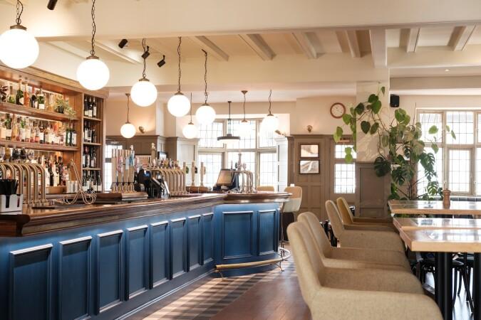 Best Sports Bars in Ealing - Fox and Goose Hotel