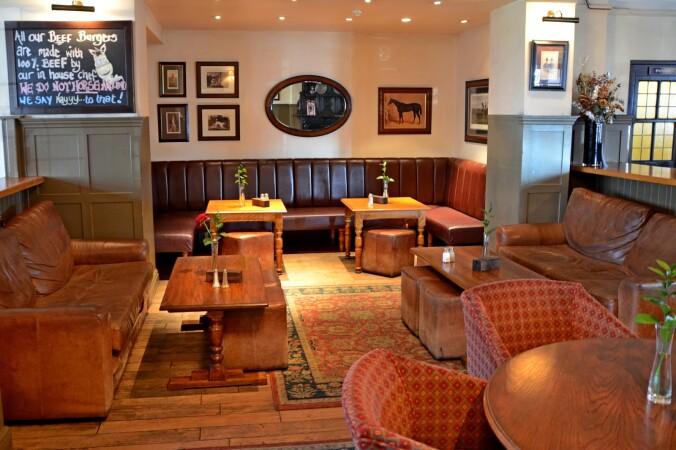 Best Sports Bars in Ealing - Fox and Goose Hotel