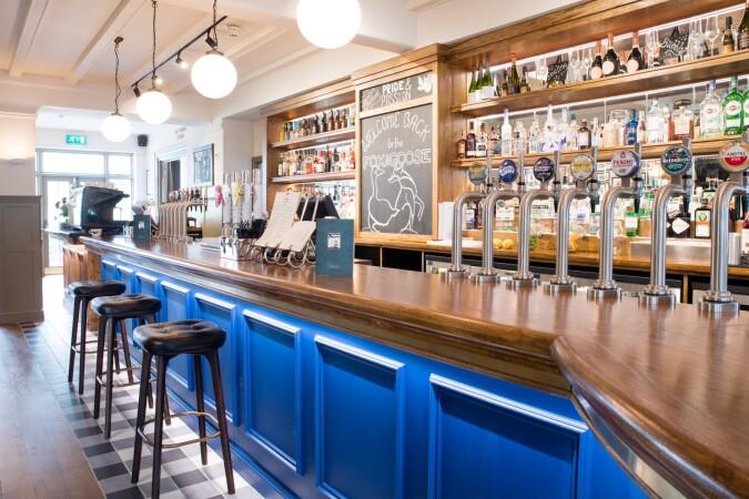 Best Sports Bars in Ealing - Fox and Goose Hotel