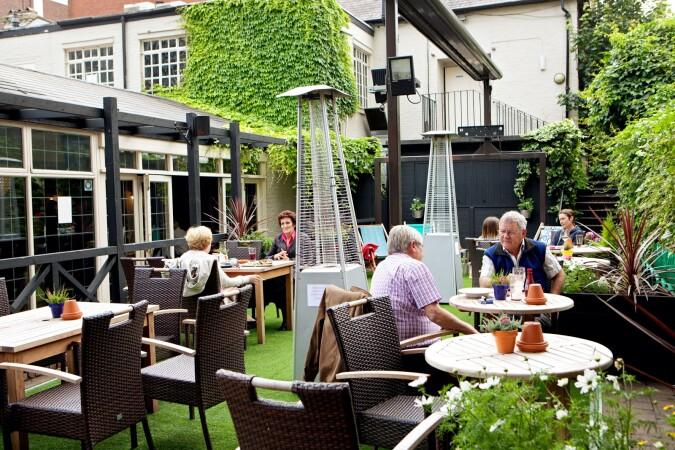 Best Sports Bars in Twickenham - Cabbage Patch