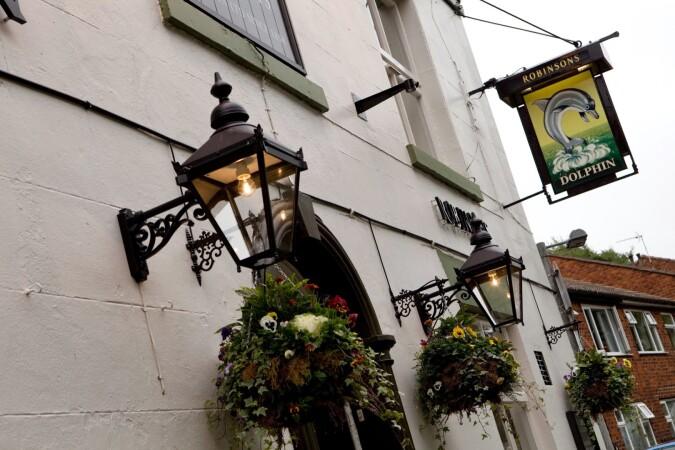 Best Sports Bars in Macclesfield - The Dolphin