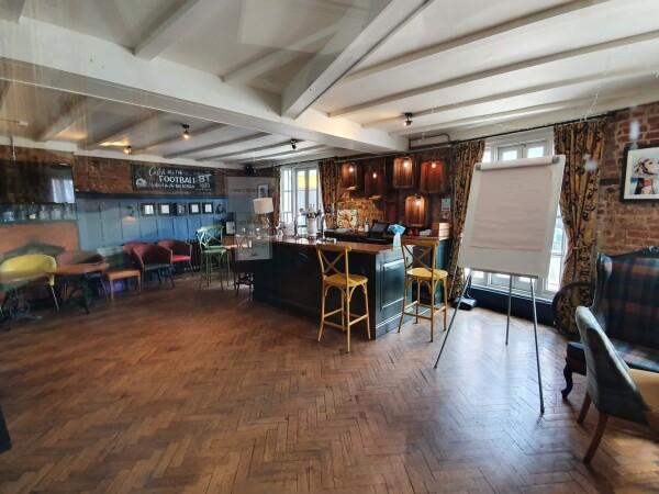 Best Sports Bars in London - The Distillers