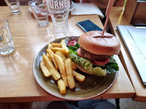 Best Sports Bars in London - The Distillers