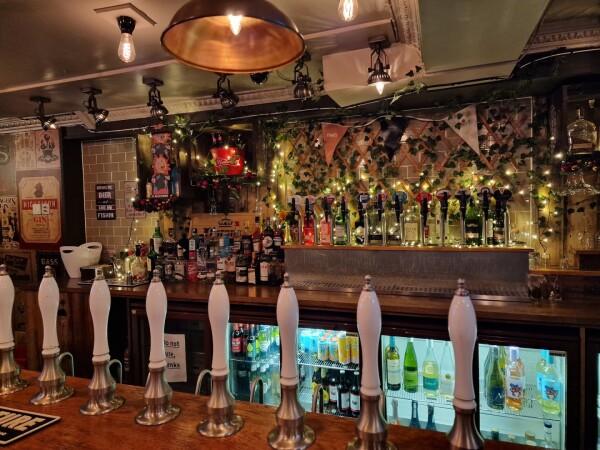Best Sports Bars in London - Flying Horse