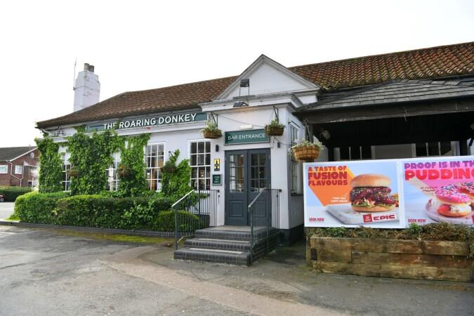 Best Sports Bars in Clacton-on-Sea - Roaring Donkey (Holland-On-Sea)