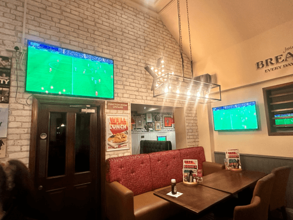 Best Sports Bars in Blackburn - Fernhurst (Blackburn)