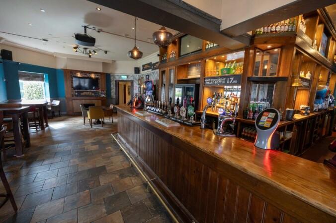 Best Sports Bars in Blackburn - Fernhurst (Blackburn)