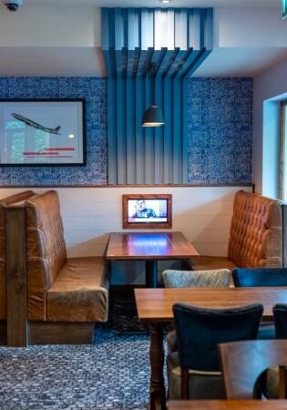 Best Sports Bars in Farnborough - Gloster (Farnborough)