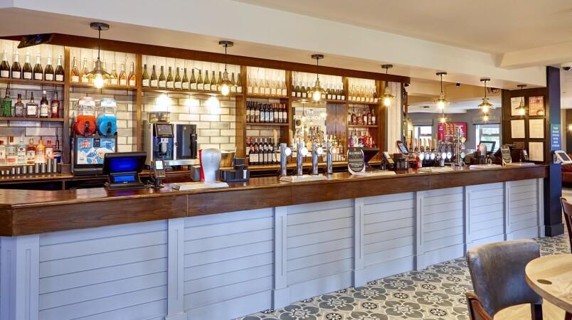 Best Sports Bars in Manchester - Flying Horse (Heald Green)