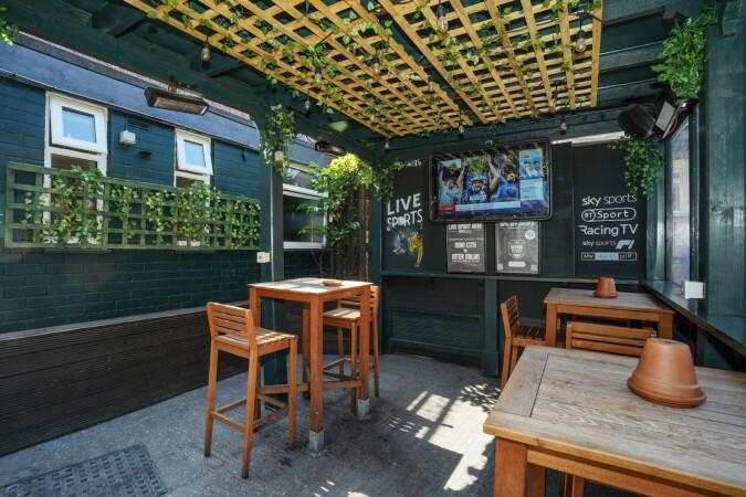 Best Sports Bars in Sheffield - Shakey (Sheffield)