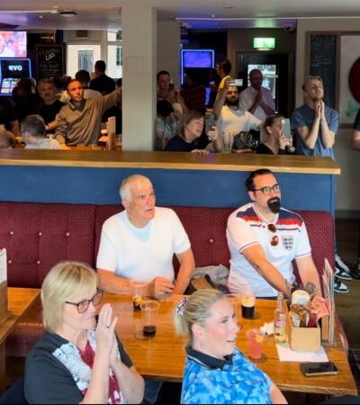 Best Sports Bars in Orpington - Buff (Orpington)