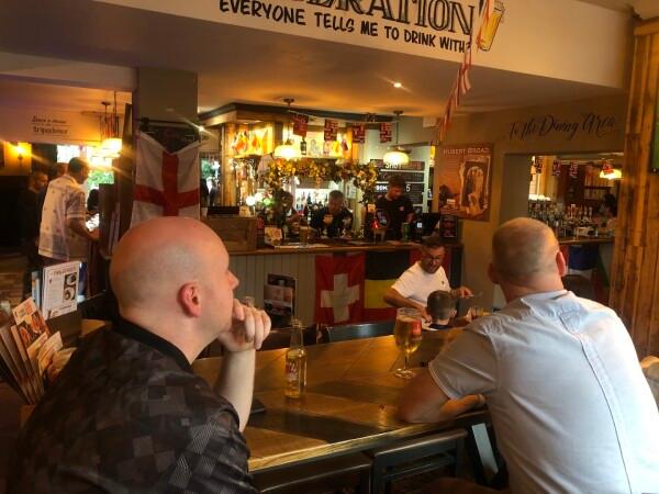 Best Sports Bars in Watford - Southern Cross (Watford)