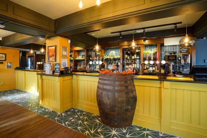 Best Sports Bars in Wolverhampton - The Woodman Inn, Bilbrook