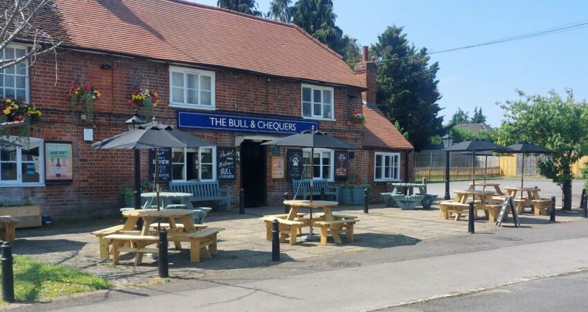 Best Sports Bars in Reading - Bull & Chequers (Reading)