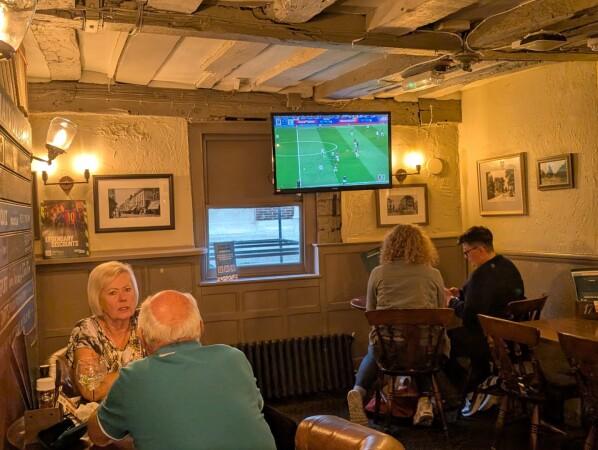 Best Sports Bars in Romford - Golden Lion (Romford)