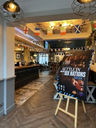 Best Sports Bars in Middlesex - The Whittington (Pinner)