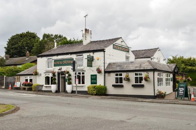 Best Sports Bars in Bury - Rose & Crown (Bury)