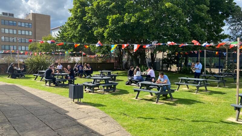 Best Sports Bars in Middlesex - Railway Hotel (Greenford)