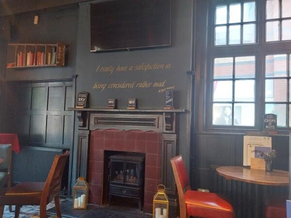 Best Sports Bars in Middlesex - Royal Oak (Harrow)