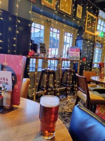 Best Sports Bars in Middlesex - Royal Oak (Harrow)