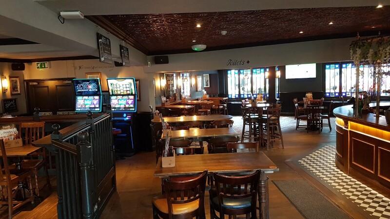 Best Sports Bars in Middlesex - Royal Oak (Harrow)