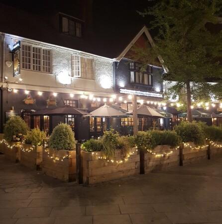 Best Sports Bars in Middlesex - Royal Oak (Harrow)