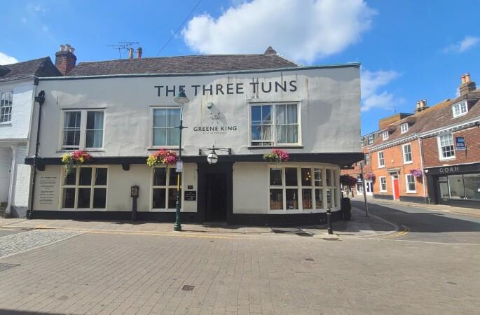 Best Sports Bars in Canterbury - Three Tuns (Canterbury)