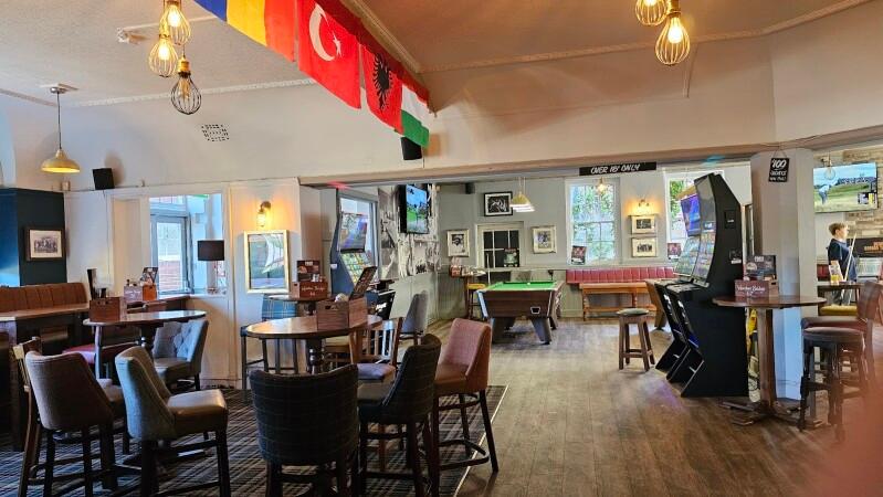 Best Sports Bars in Guildford - Wooden Bridge (Guildford)