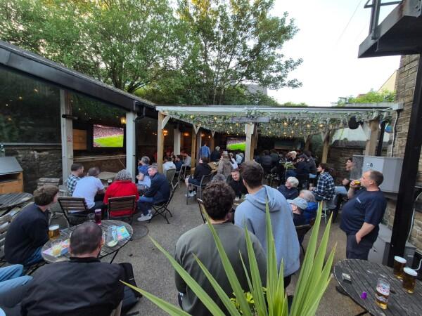 Best Sports Bars in Sheffield - Ball (Sheffield)