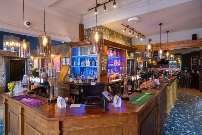 Best Sports Bars in Sheffield - Ball (Sheffield)