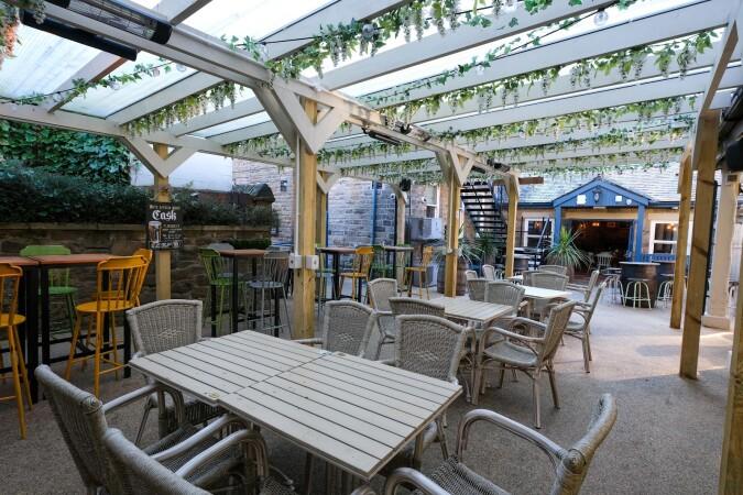 Best Sports Bars in Sheffield - Ball (Sheffield)