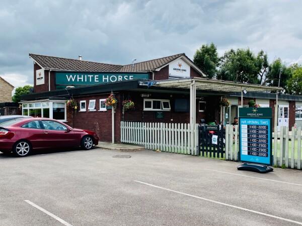 Best Sports Bars in Bicester - White Horse (Bicester)