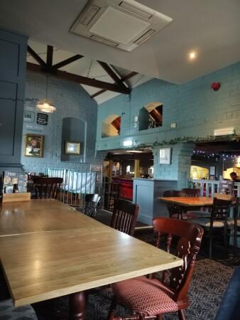 Best Sports Bars in Yate - Farmhouse (Yate)
