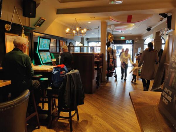 Best Sports Bars in Sutton - Butterchurn (Sutton)