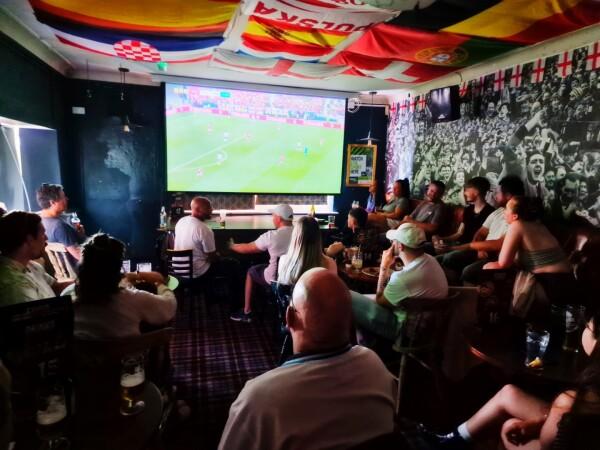 Best Sports Bars in Bristol - Wackum Inn