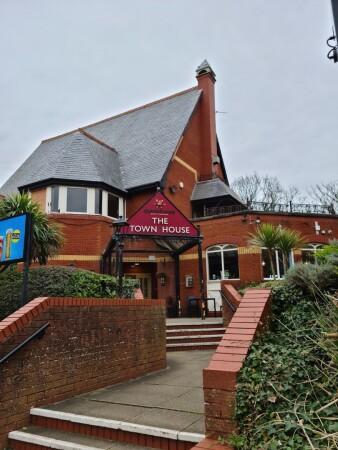 Best Sports Bars in Lytham St Annes - Town House (Lytham St Annes)