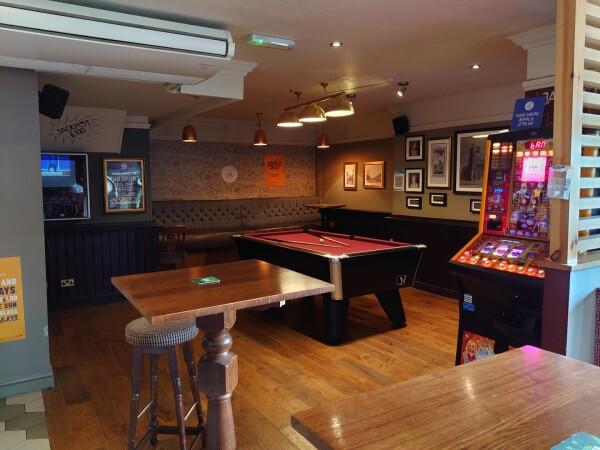 Best Sports Bars in Dunstable - Ewe & Lamb (Dunstable)