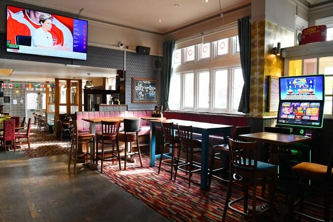 Best Sports Bars in Portsmouth - Green Posts (Portsmouth)