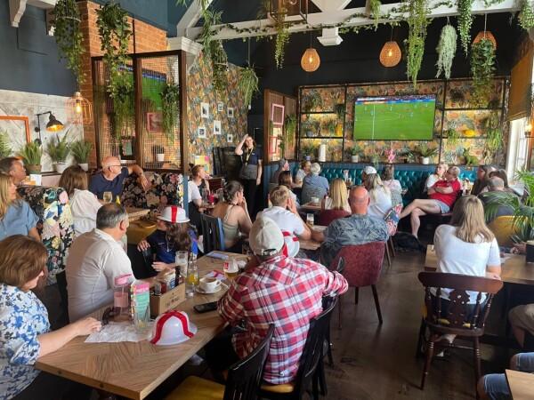 Best Sports Bars in Berkshire - Prince (Crowthorne)