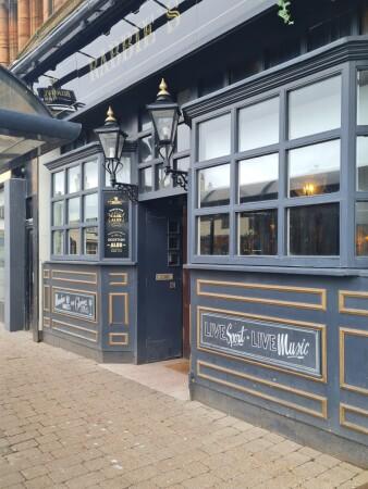 Best Sports Bars in Ayrshire - Rabbies Bar (Ayr)