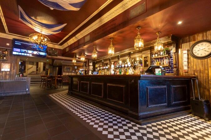 Best Sports Bars in Ayrshire - Rabbies Bar (Ayr)