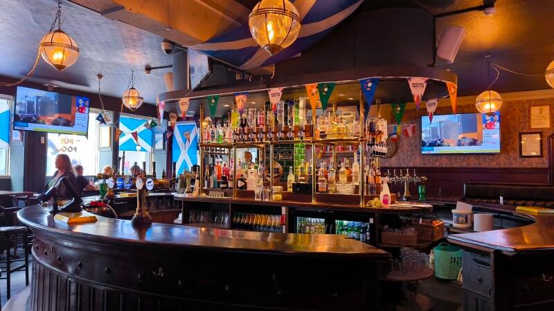 Best Sports Bars in Glasgow - Cairns Bar (Glasgow)