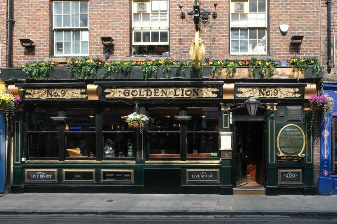 Best Sports Bars in York - Golden Lion (York)