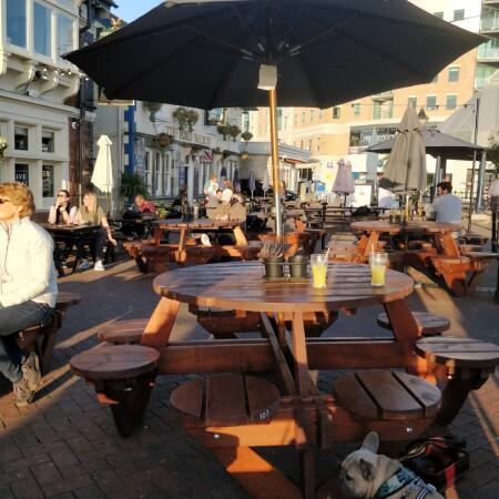 Best Sports Bars in Poole - Jolly Sailor (Poole)