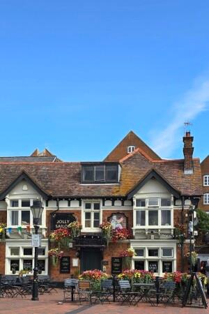 Best Sports Bars in Poole - Jolly Sailor (Poole)