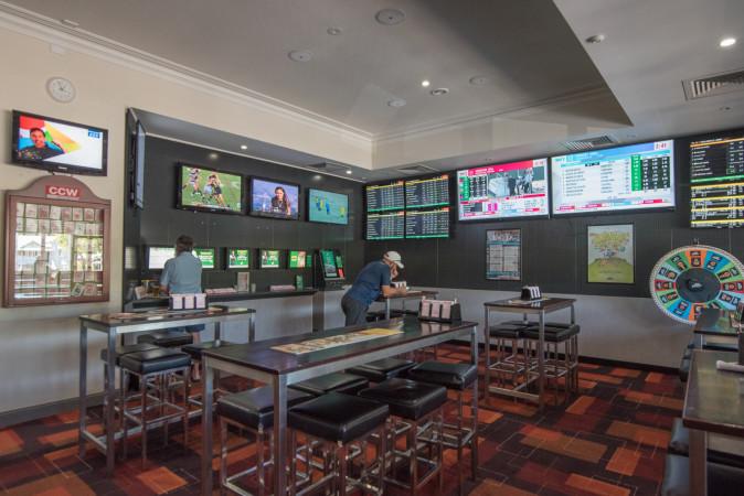 Best Sports Bars in Cairns - Dunwoodys Hotel